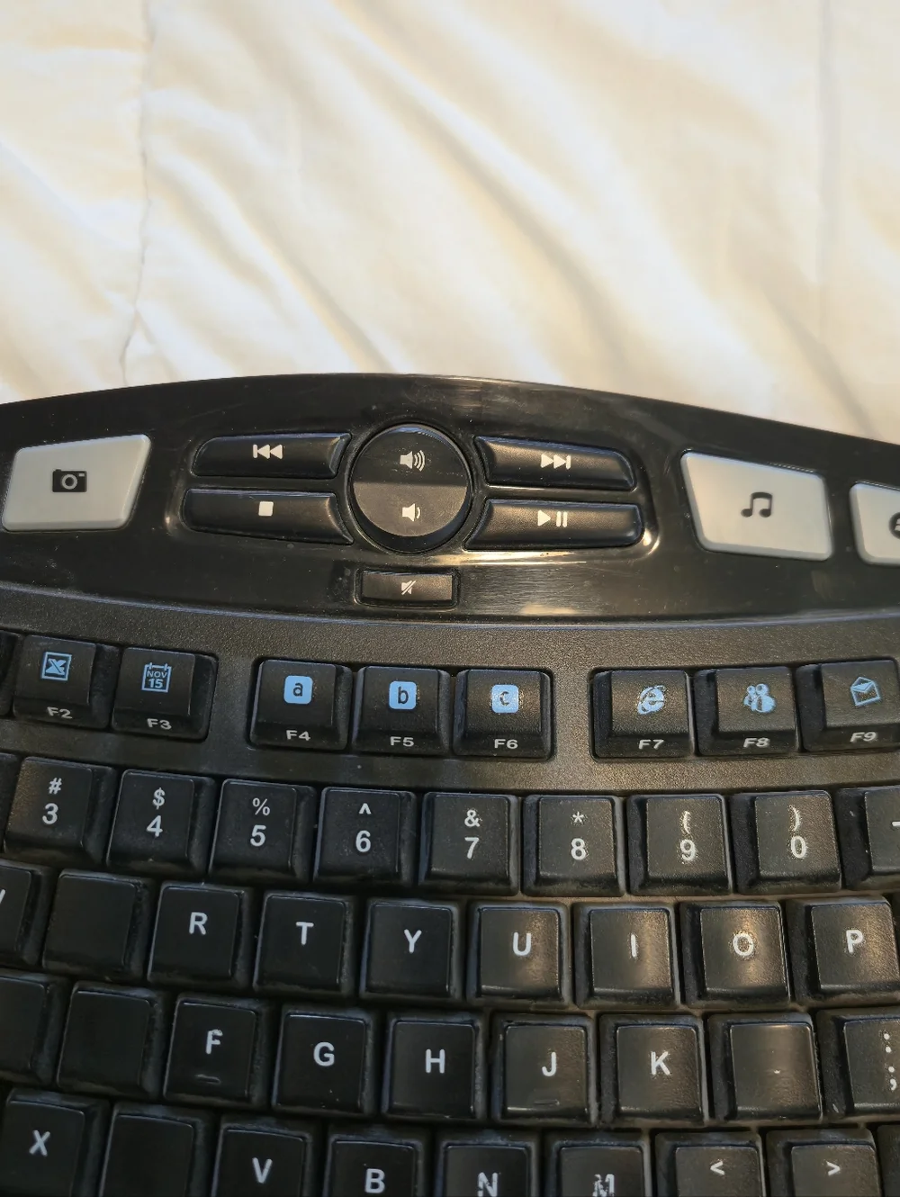 Logitech K350 Comfort Wave Ergonomic Wireless Keyboard With Dongle